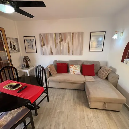 Apartment 108 Parque Cristina, Ocean View, Heated Pool, Free Wi Fi *