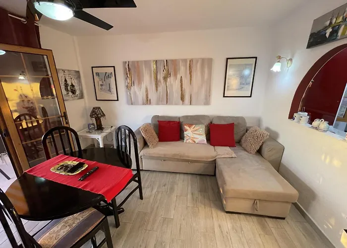 Apartment 108 Parque Cristina, Ocean View, Heated Pool, Free Wi Fi *