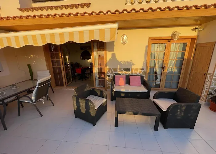 Apartment 108 Parque Cristina, Ocean View, Heated Pool, Free Wi Fi