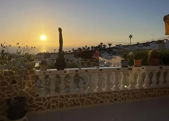 Apartment 108 Parque Cristina, Ocean View, Heated Pool, Free Wi Fi *