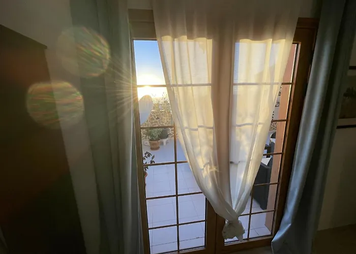 Apartment 108 Parque Cristina, Ocean View, Heated Pool, Free Wi Fi *