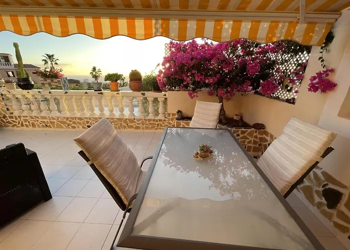 108 Parque Cristina, Ocean View, Heated Pool, Free Wi Fi Apartment *