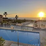 108 Parque Cristina, Ocean View, Heated Pool, Free Wi Fi דירה *