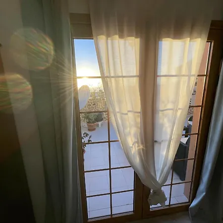 Appartamento 108 Parque Cristina, Ocean View, Heated Pool, Free Wi Fi *